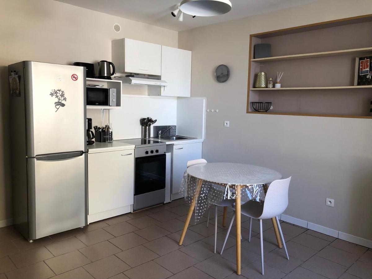 T2 Meuble Pour Curistes, Vacanciers Et Stagiaires Рошфор Екстер'єр фото